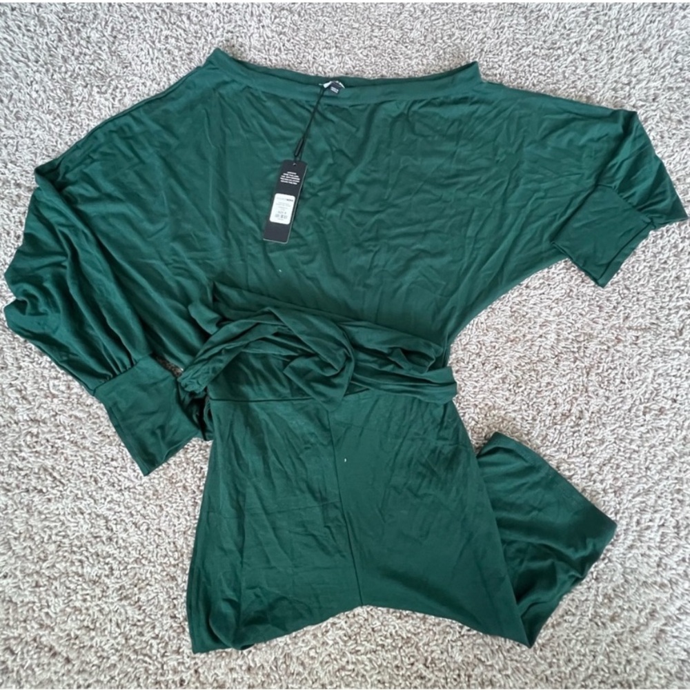 Fashion Nova Green Asymmetrical Dolman Sleeve Jumpsuit - Picture 3 of 4